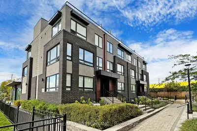 Condo Townhouse in Toronto