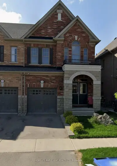 Att/Row/Townhouse in Brampton
