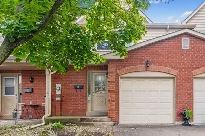 Condo Townhouse in Oakville