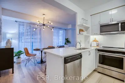 39 Annie Craig Drive 905, Toronto W06, On M8v 0h1