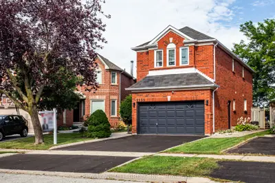 Detached in Oakville