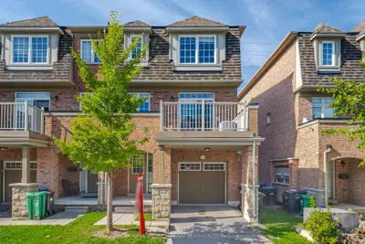 Condo Townhouse in Brampton