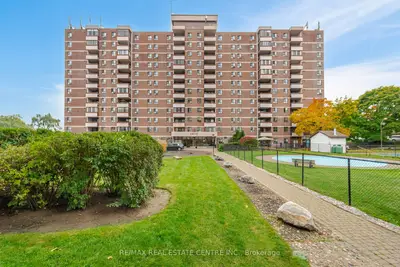Condo Apartment in Mississauga