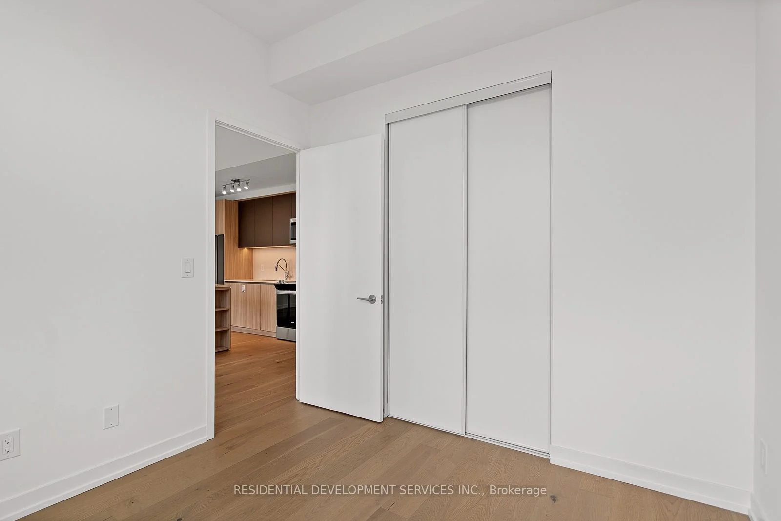 3100 Keele Street 1201, Toronto W05, ON M3M 0E1
