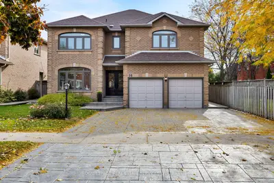 Detached in Oakville