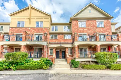 Condo Townhouse in Oakville