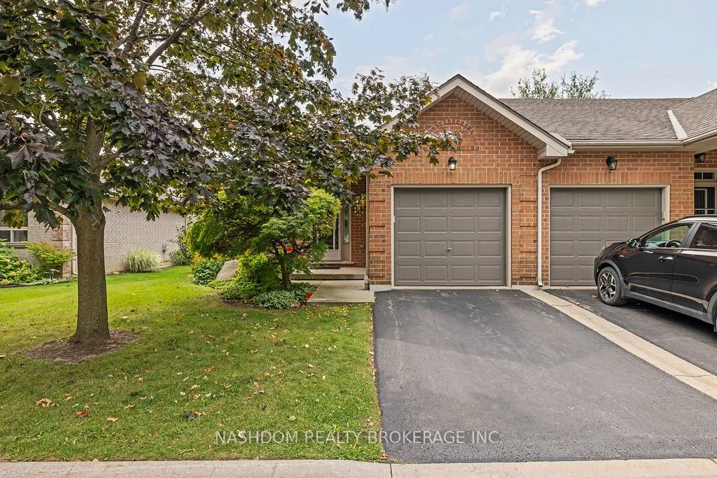 Condo Townhouse in Hamilton