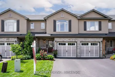 Att/Row/Townhouse in Hamilton