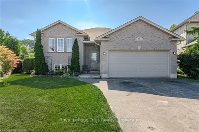 Detached in Brantford
