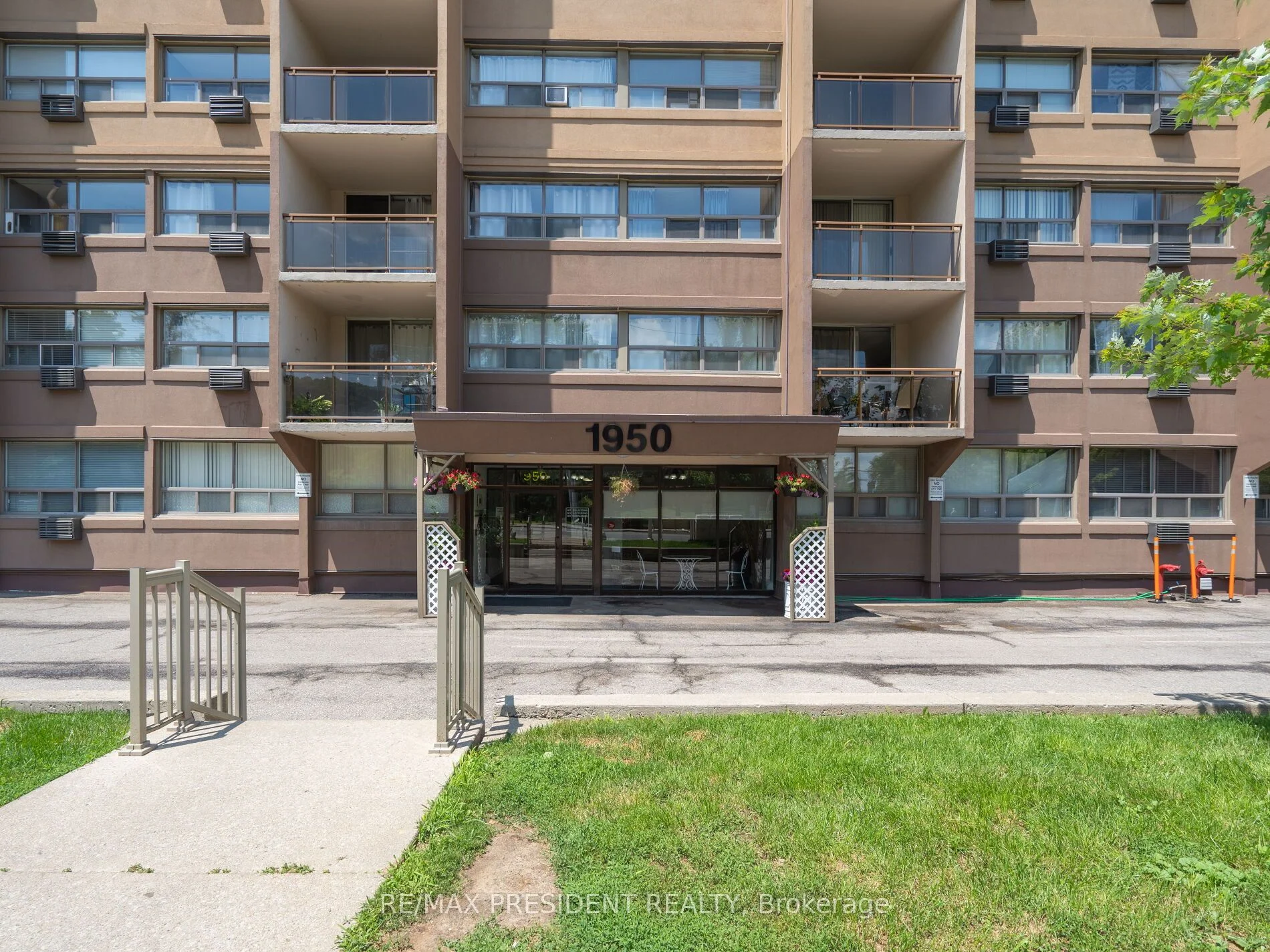 Condo Apartment in Hamilton