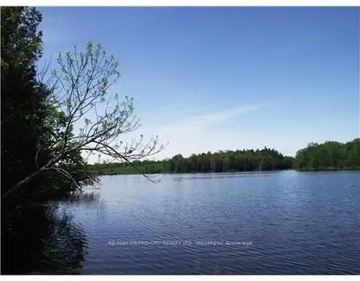 3272 Calabogie Road, Greater Madawaska, On K0j 1h0