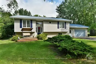 13 Peryl Road, Front Of Yonge, On K0e 1r0