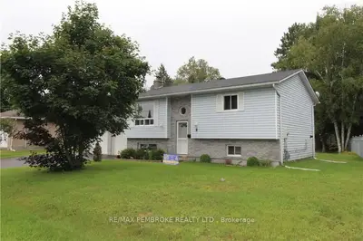 8 Martin Street, Laurentian Hills, On K0j 1j0