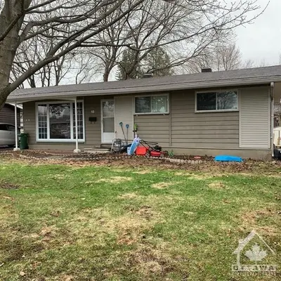 18 Conniston Avenue B, Crystal Bay - Rocky Point - Bayshore, On K2h 5k2