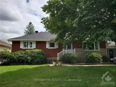 22 Donna Street, Meadowlands - Crestview And Area, On K2g 2v4