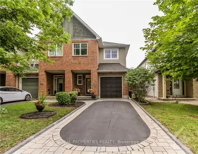 208 Bradwell Way, Blossom Park - Airport And Area, On K1t 4j4