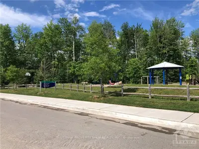 509 Tulip Tree Way, Orleans - Convent Glen And Area, On K1w 0l8