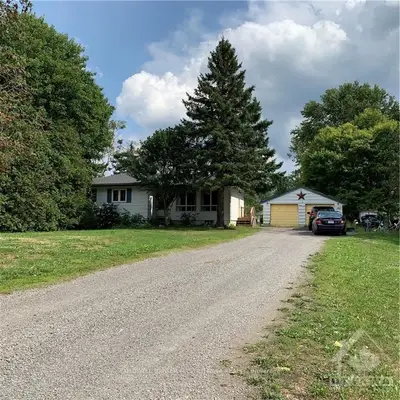 2294 River Road, North Grenville, On K0g 1j0