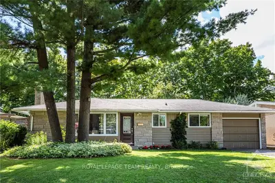 46 Ridgefield Crescent, Bells Corners And South To Fallowfield, On K2h 6s3