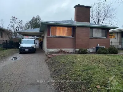 978 Parkhurst Boulevard, Mckellar Heights - Glabar Park And Area, On K2a 3m9