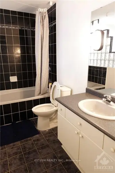 181 Thornbury Crescent, South Of Baseline To Knoxdale, On K2g 6c2