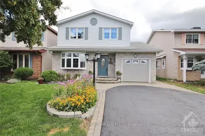 31 Ivylea Street, South Of Baseline To Knoxdale, On K2g 4x1