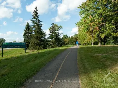 1195 Richmond Road 1402, Woodroffe, On K2b 8e4