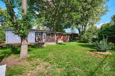 8 Ellery Crescent, Bells Corners And South To Fallowfield, On K2h 6m6