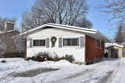 2353 Baseline Road, Parkway Park - Queensway Terrace S And Area, On K2c 0e2