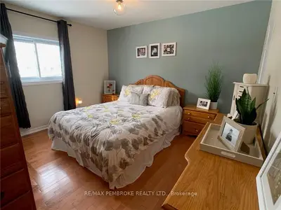 16 Doran Street, Petawawa, On K8h 1p7