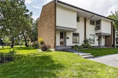 1 CARMICHAEL Court, Kanata, ON K2K 1K1