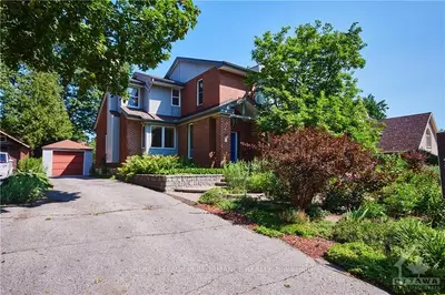305 SUMMIT Avenue, Alta Vista and Area, ON K1H 5Z7