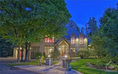 250 PERLEY Court, Rockcliffe Park, ON K1M 2J2