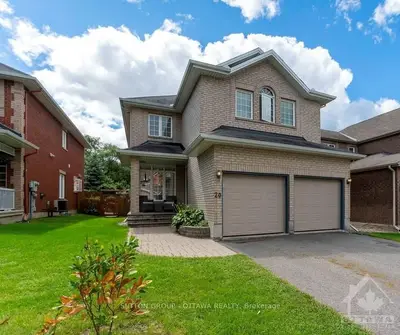 20 REMEMBRANCE Crescent, Alta Vista and Area, ON K1G 6N4