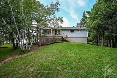 145 LIGHTHOUSE Lane, Carp - Dunrobin - Huntley - Fitzroy and Area, ON K7S 3G7