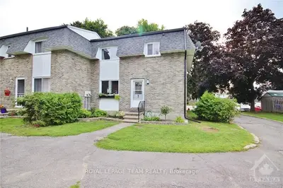 68 KING Street 1, Stittsville - Munster - Richmond, ON K0A 2Z0