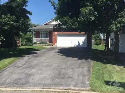 1368 CHICORY Place, Cyrville - Carson Grove - Pineview, ON K1J 1E7