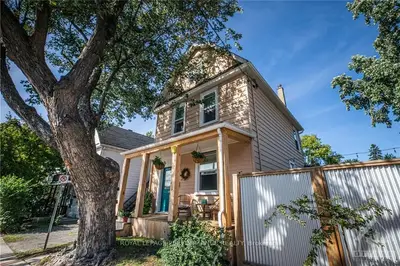 177 Marier Avenue, Vanier and Kingsview Park, ON K1L 5R8