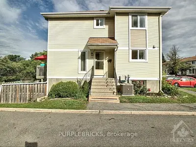 30 MCDERMOT Court, Kanata, ON K2L 3V3
