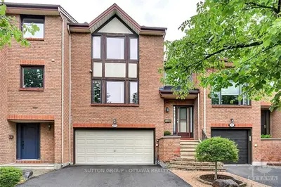 101 DUNBARTON Court, Manor Park - Cardinal Glen and Area, ON K1K 4L5
