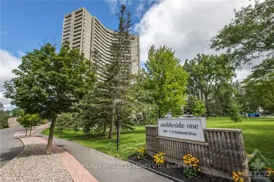 1081 AMBLESIDE Drive 2401, Woodroffe, ON K2B 8C8