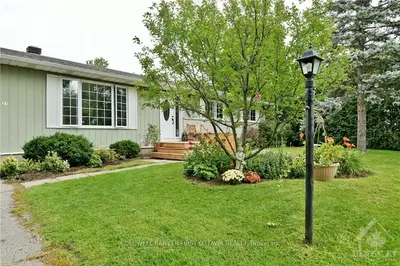 27 COLDSTREAM Court, Stittsville - Munster - Richmond, ON K0A 3P0