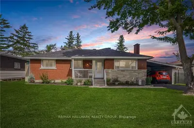 15 ROUNDHAY Drive, South of Baseline to Knoxdale, ON K2G 1B6