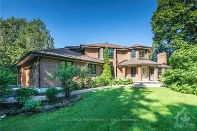 6274 ELKWOOD Drive, Greely - Metcalfe - Osgoode - Vernon and Area, ON K4P 1M9