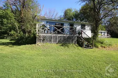 24 SWALLOWS Lane, Rideau Lakes, ON K0G 1P0