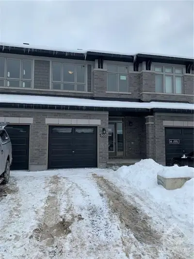 802 CLAPHAM Terrace, Stittsville - Munster - Richmond, ON K2S 2P1