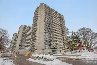 158A MCARTHUR Avenue 602, Vanier and Kingsview Park, ON K1L 7E7
