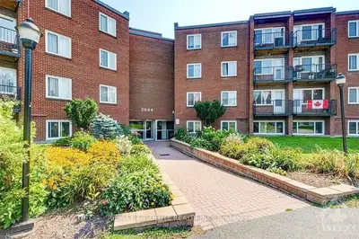 2044 ARROWSMITH Drive 403B, Beacon Hill North - South and Area, ON K1J 7V8