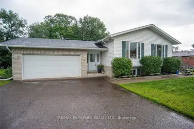 19 VAN HOOF Street, Petawawa, ON K8H 3C7
