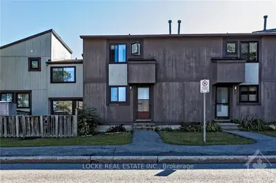 7804 Jeanne D'arc Boulevard, Orleans - Convent Glen and Area, ON K1C 2E9